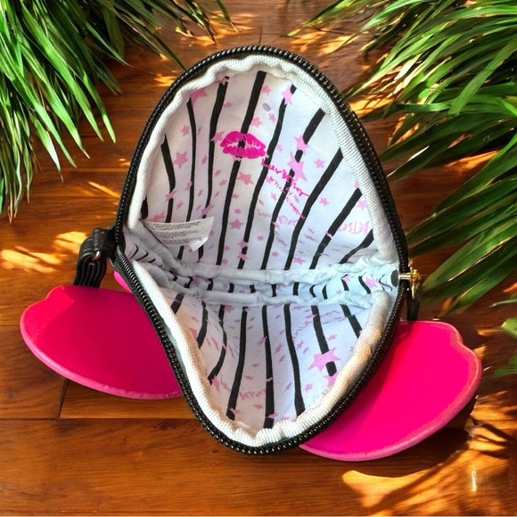 BETSEY JOHNSON Butterfly Wristlet - Pink & Rainbow Applique - Picture 5 of 10